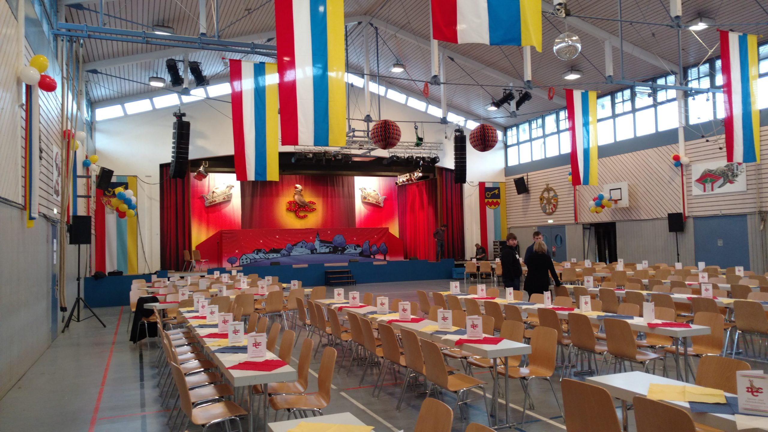 Holde Närrinnen und Narrhallesen!